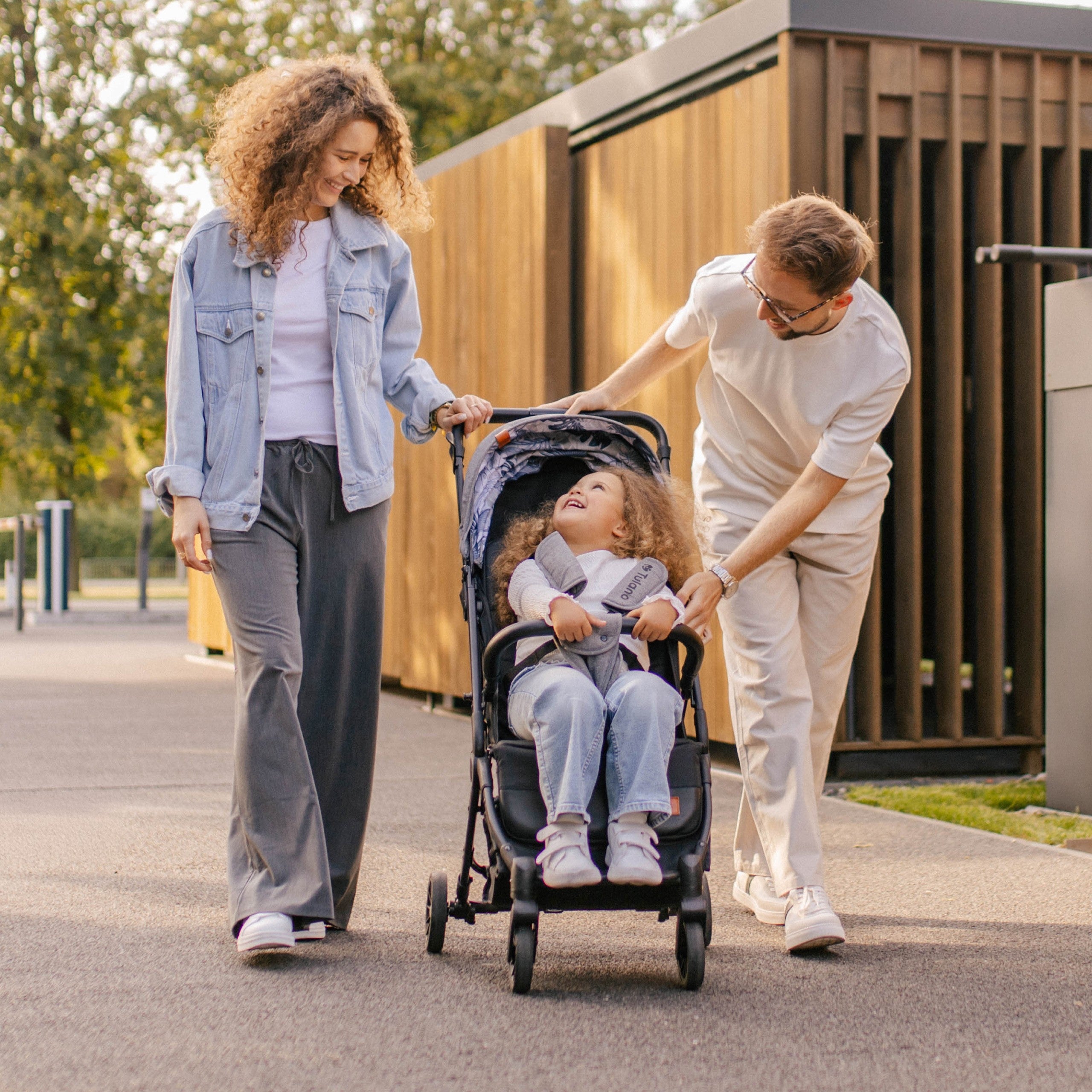Tulano Milan Goud-Zwart opvouwbare kinderwagen tot 22 kg