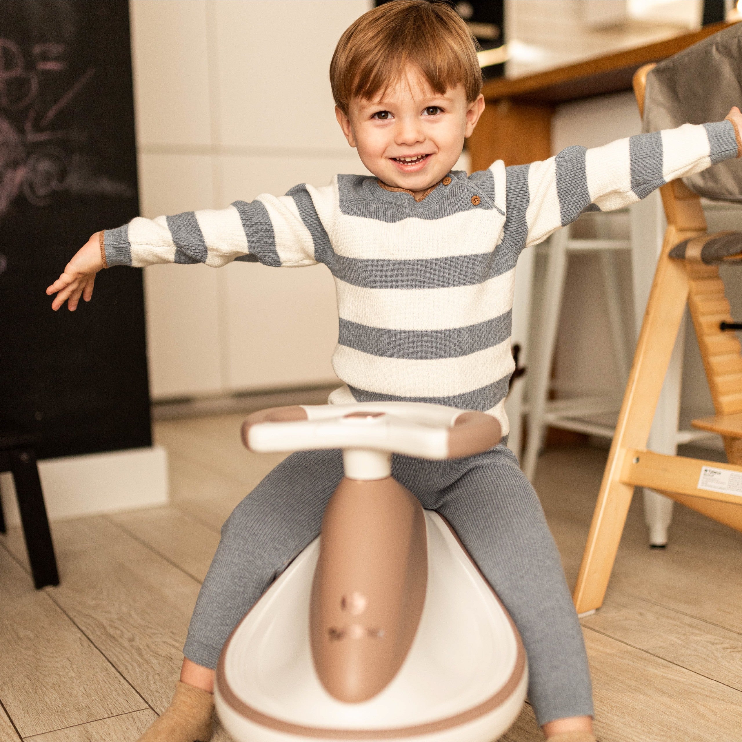 Tulano Focus 55 Grijs LED zwaartekracht ride-on voor kinderen