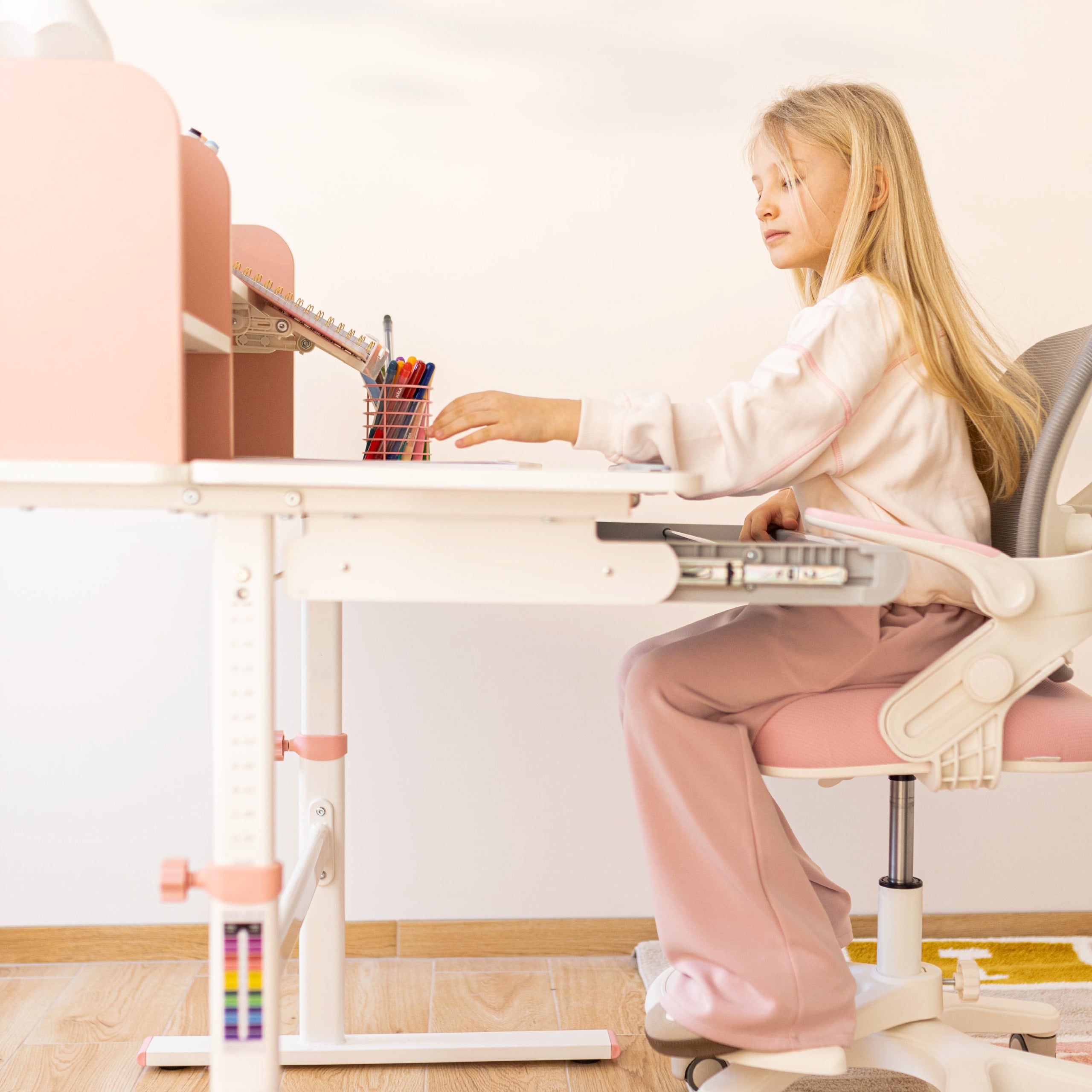 Ergonomisch kinderbureau Mark Adler Studie 5.0 Roze 90 cm