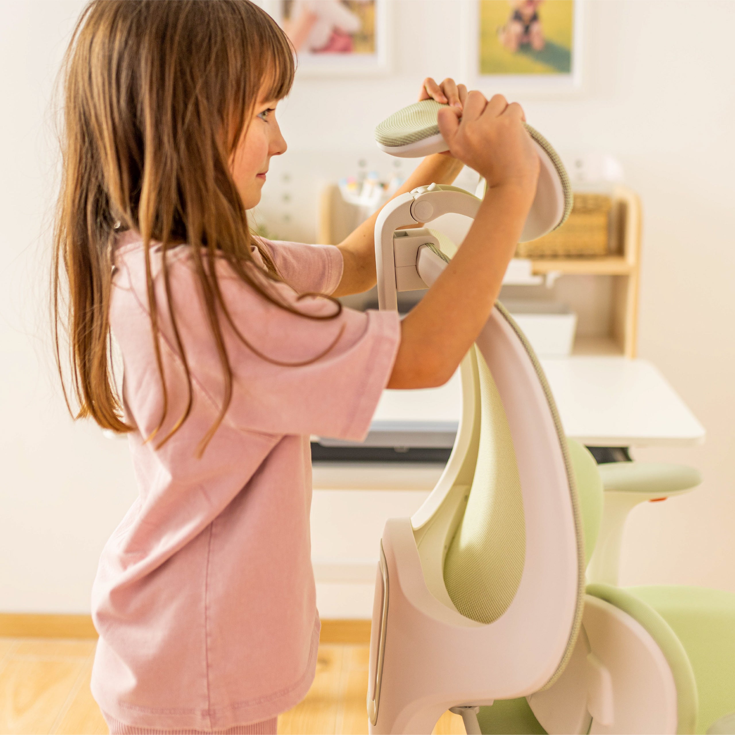 Ergonomische kinderstoel Mark Adler Junior 6.3 Groen